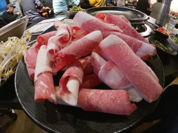  삼화지구 우차도리~ 소고기 차돌박이 맛집! 직접 만들어먹는 고기초밥~ 굳!