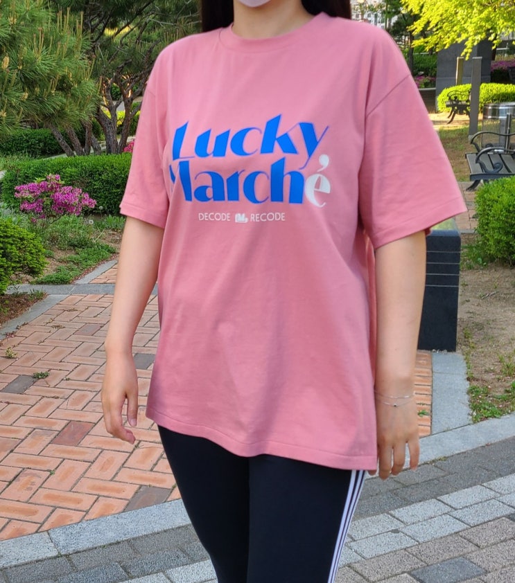  럭키슈에뜨 헤리티지를 잇는 럭키마르쉐 반팔 박스 티셔츠 내돈내산 후기 - QUTAX21170PIX, QATAX21170YEX