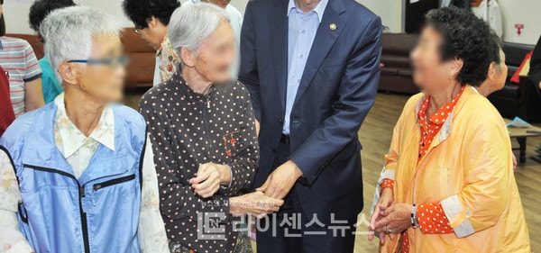 장기요양보험 수급자 급증...보험료율 적정수준은? 장기요양보험 수급자 급증...보험료율 적정수준은?