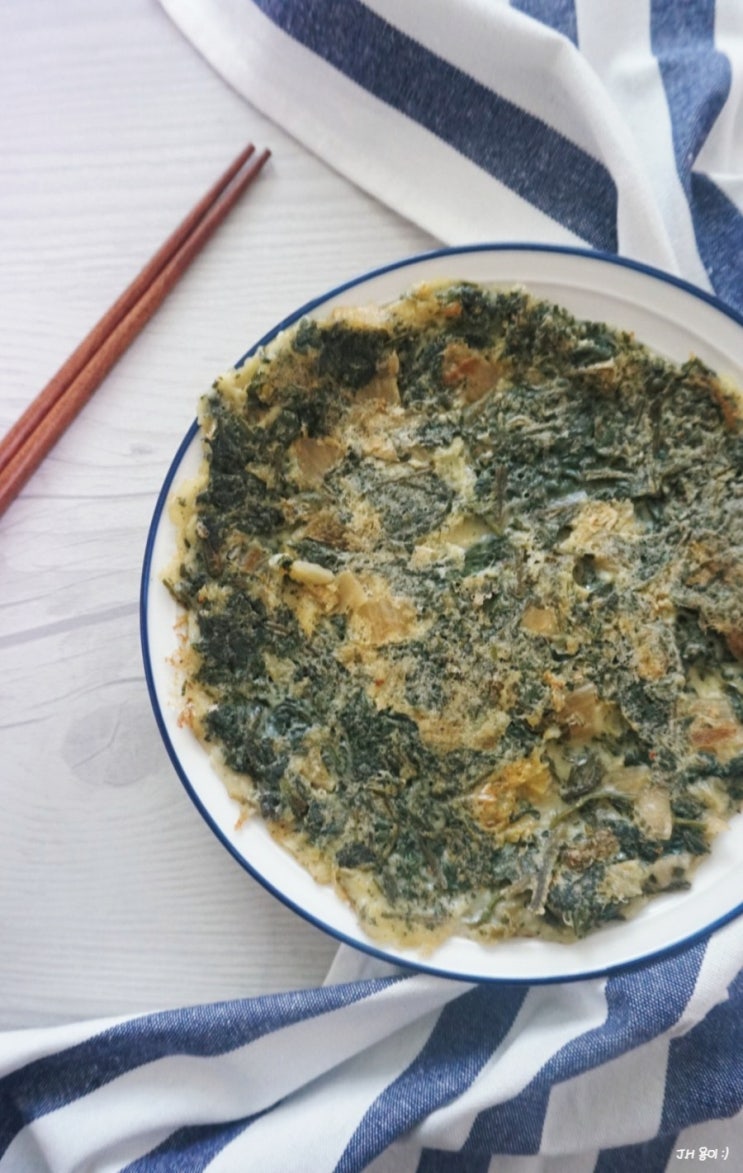  쑥부침개 먹으며 봄 내음 느껴요 :)