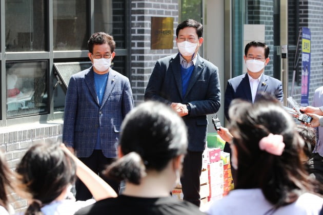 "엄마가 계속 바뀌는 것"…어린이날 與대표에 호소한 사회복지사 "엄마가 계속 바뀌는 것"…어린이날 與대표에 호소한 사회복지사