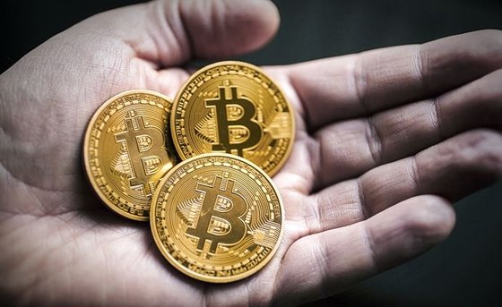 기부하고 커피마시고, 세금까지···"암호화폐 골목 들어온다" 기부하고 커피마시고, 세금까지···"암호화폐 골목 들어온다"