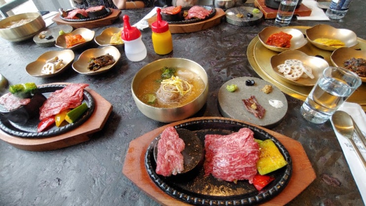  마포공덕 맛집, 공덕 이도 맨숀 : 각자 불판에서 셀프 구이를 해먹는 맛은, 코로나 시대를 겨냥한 이곳의 점심 메뉴인것 같다ㅋ