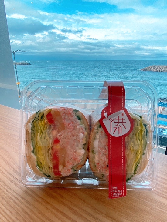 속초751샌드위치_강원도 속초 홍게샌드위치 맛집, 교동맛집, 등대해수욕장근처 맛집, 강원도속초여행코스, 데이트코스추천! 속초751샌드위치_강원도 속초 홍게샌드위치 맛집, 교동맛집, 등대해수욕장근처 맛집, 강원도속초여행코스, 데이트코스추천!