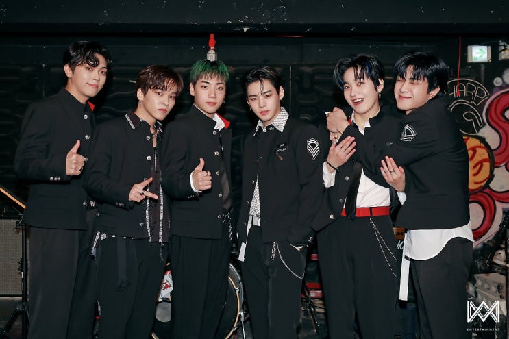 더욱 힙하고 강렬하게 돌아온 온앤오프 ‘춤춰’ 자켓 & MV 촬영현장 더욱 힙하고 강렬하게 돌아온 온앤오프 ‘춤춰’ 자켓 & MV 촬영현장