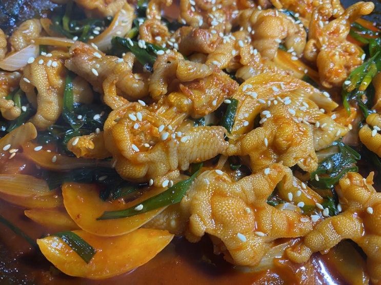  하림에서 만든 닭발 IFF 한판불닭발볶음 매콤한 맛 후기 / 내돈내산 / 솔직히 파는 수준임