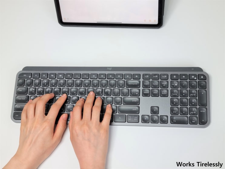  로지텍 MX KEYS 멀티페어링 무선키보드 디자인 기능 키감
