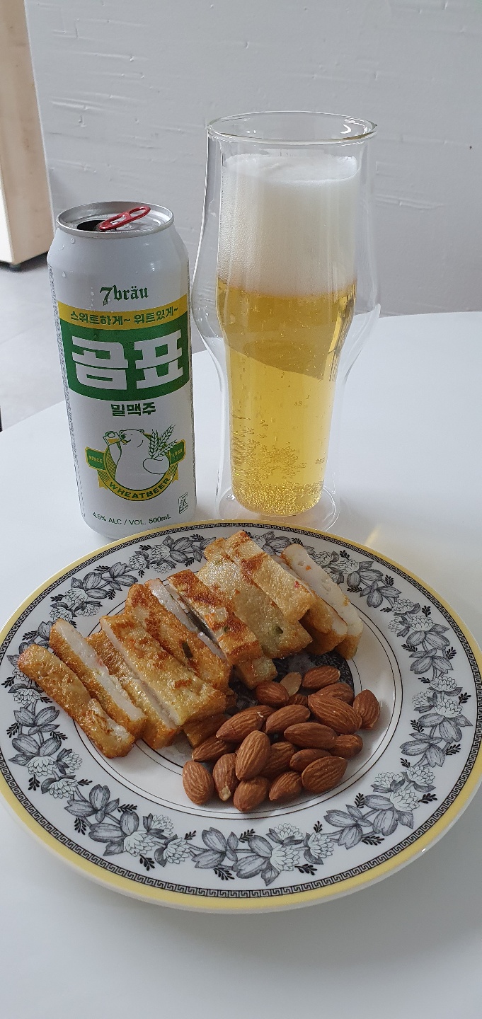  곰표맥주 맛있다했더니 일 제대로 냈네요~