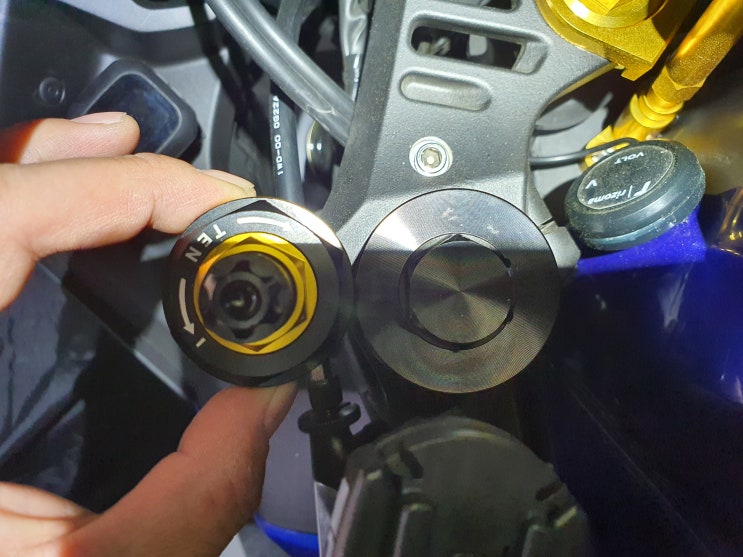  YZF-R3 2020 - 프론트 포크 프리로드 어저스터 구입시 주의