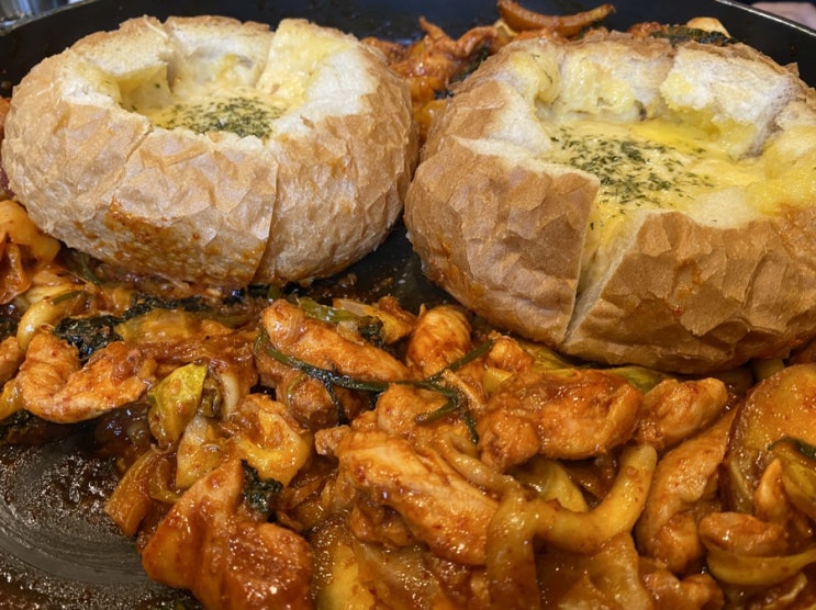  박가부대 닭갈비 부대찌개 / 성수에 몇없는 닭갈비 전문점 / 빠네퐁듀닭갈비 후기
