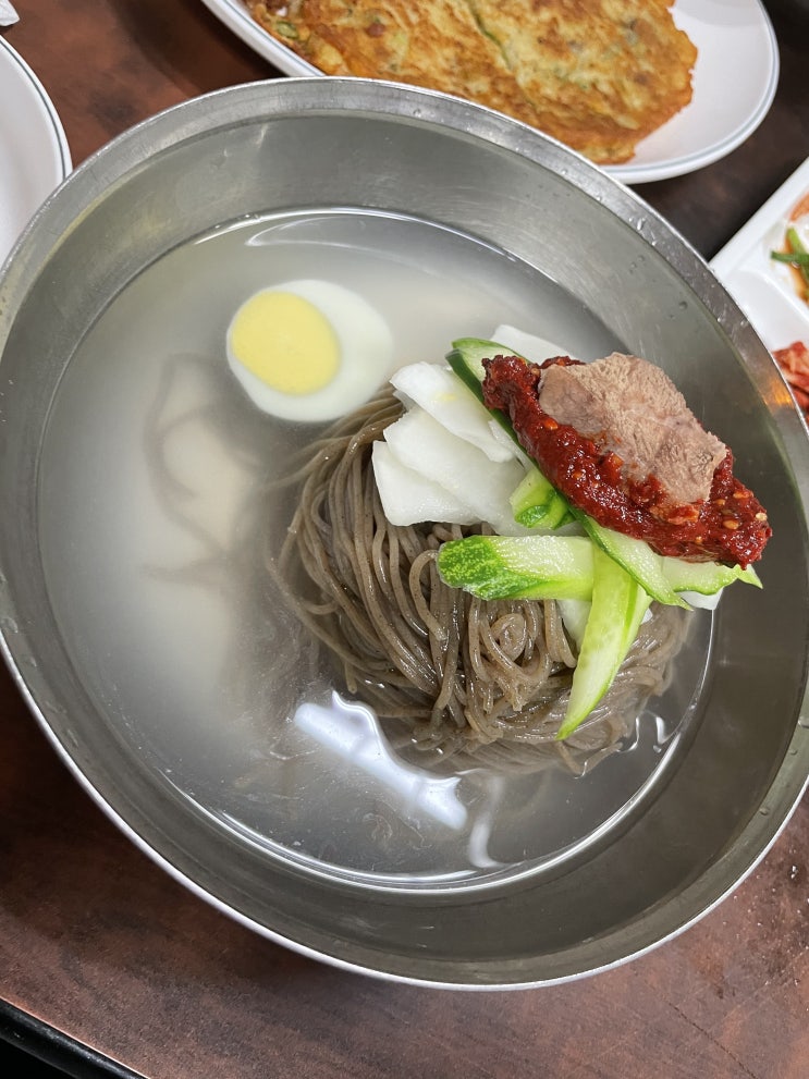 만포 막국수에서 식사를 하다. 만포 막국수에서 식사를 하다.