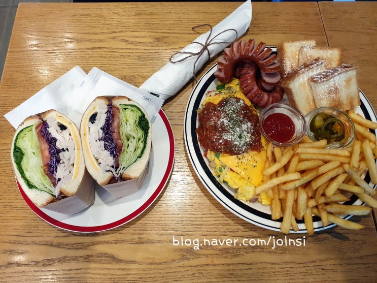  암사역맛집 봉쥬르 쟝딸롱 브런치 샌드위치 암사동카페 분위기 만점