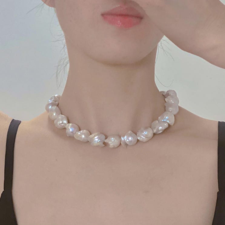 2021 패션 트렌드 대왕 진주목걸이로 데일리룩 하객룩 포인트주기
