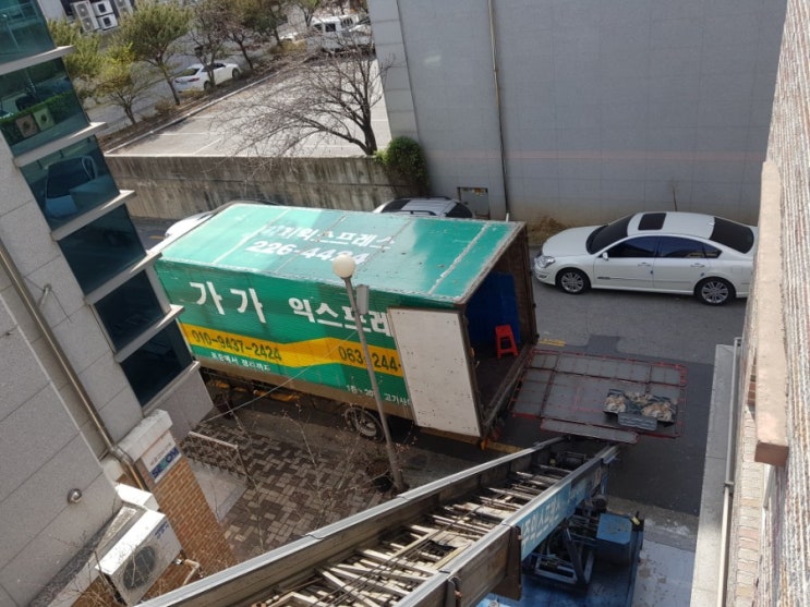  전주에서 익산영등동으로 포장작업 이사진행하고 왔습니다:)