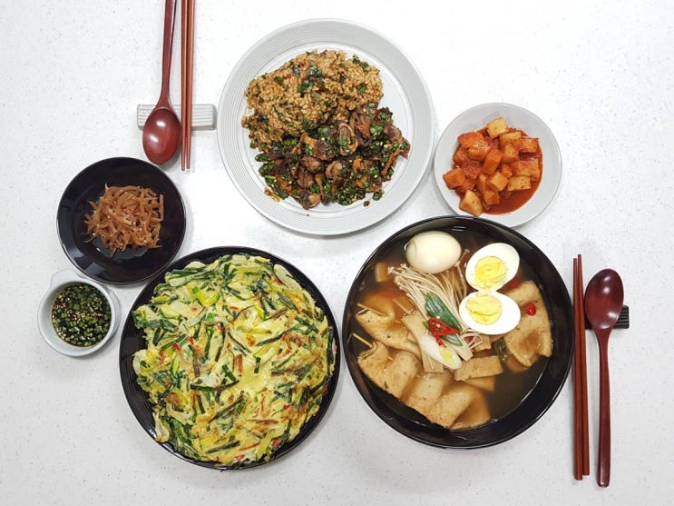  갑자기 손님맞이 [ 피꼬막무침, 꼬막비빔밥, 오뎅탕, 애호박전, 비오는날술상]