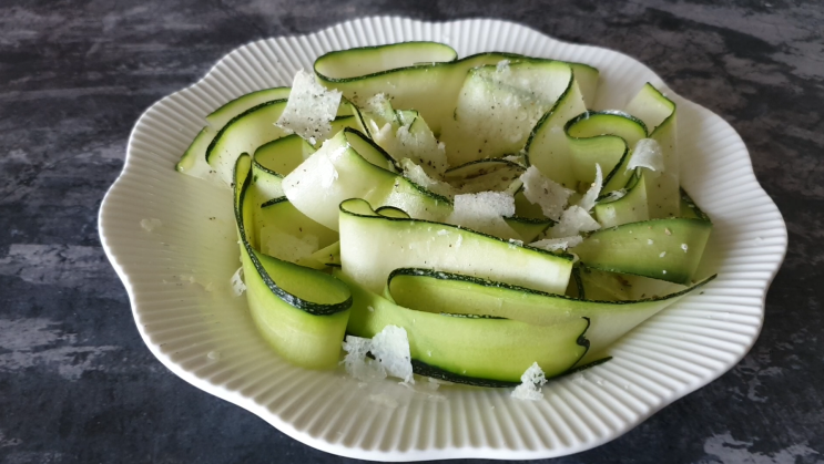  쥬키니 호박 요리, 주키니(Zucchini) 호박 리본 샐러드