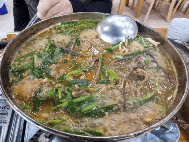 일산 백석동 보양식 팔영산 토종 흑염소 전골 (feat. 두부조림)