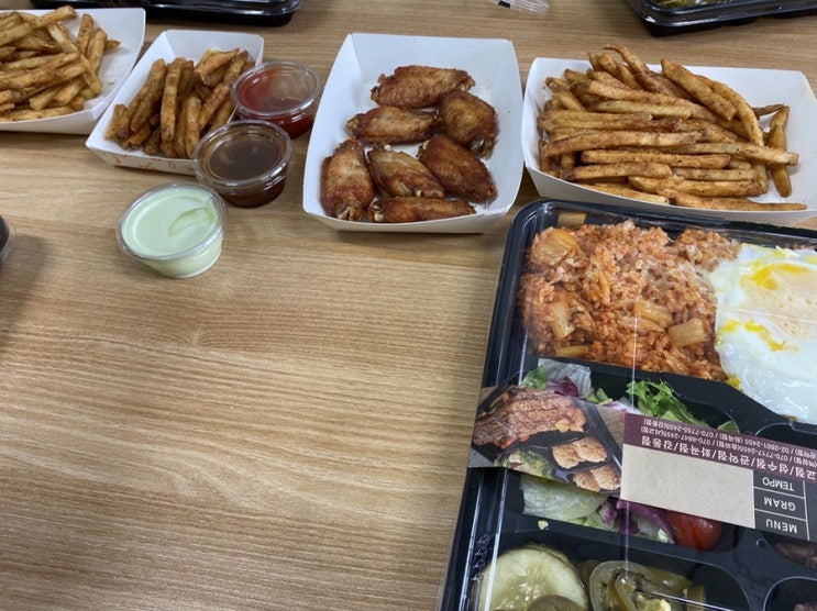  성수점 고메 스테이크 배달 후기 / 스테이크 도시락 /내돈으로 사라 했으면...안 시켰을 맛..