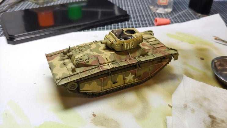  드래곤 1/72 LVT-(A)4 도색중