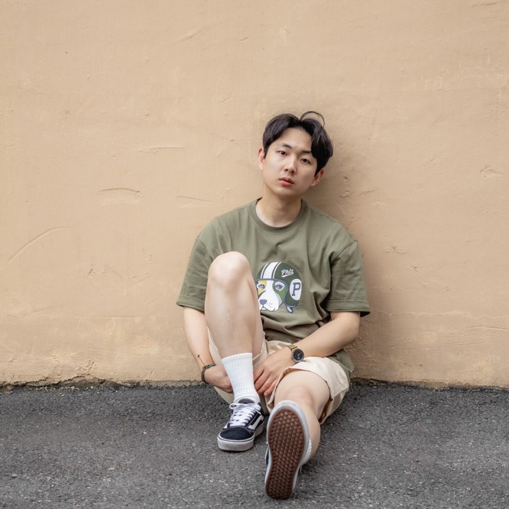  30대 커플티로 귀여움 터지는 피즈 하나는 있어야지