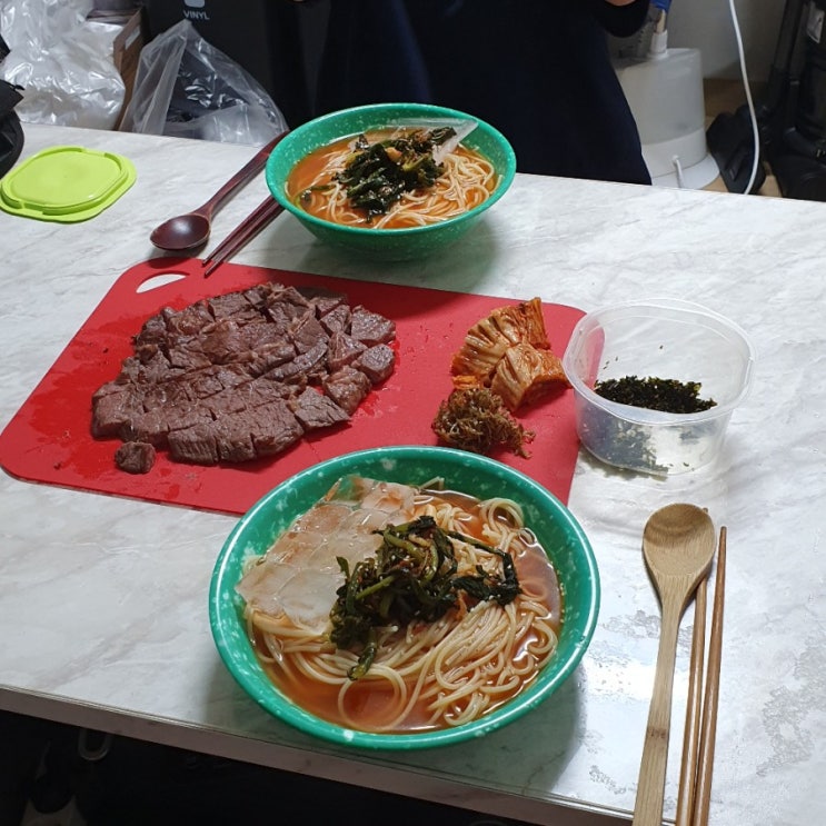  [한식]스파게티 면으로 만든 김치말이 열무국수 + 소목등심 구이