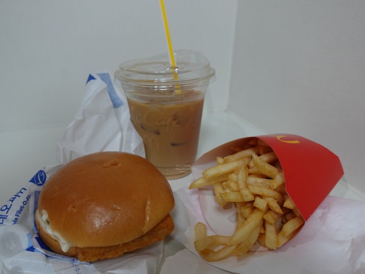  맥도날드 필레오피쉬 할인 받아서 먹기 + 후기