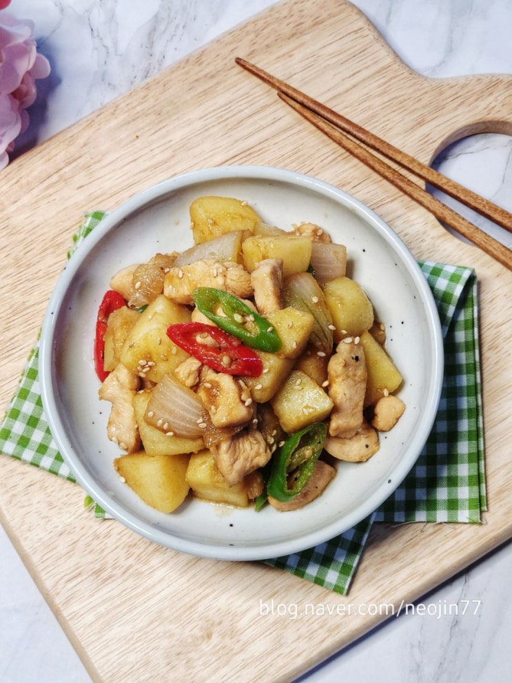 아이반찬 닭가슴살요리 닭가슴살조림 만드는법 감자와 함께 조려 맛있어요