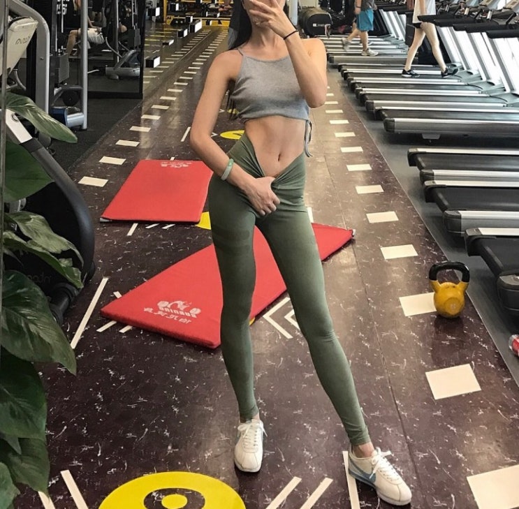  매일 바디체크 하는 여캠 bj신연미 레깅스몸매 셀카사진