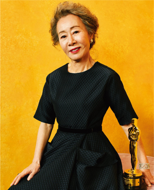  '세계는 지금 윤며들다!'