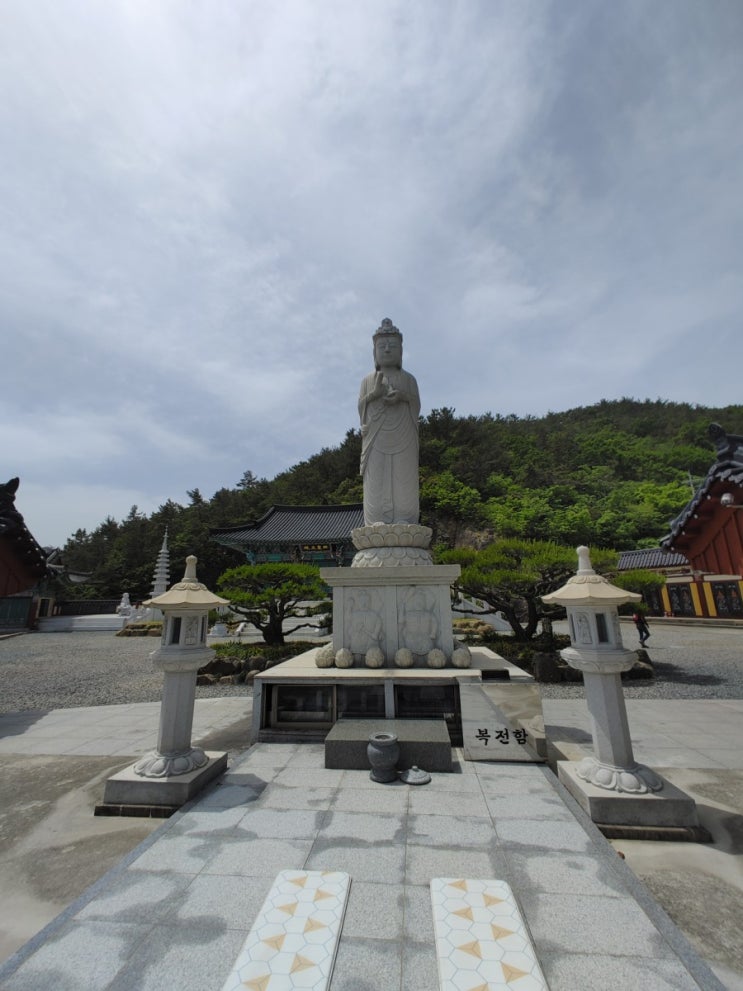  여수 용월사- 바닷가 앞 조용한 작은 사찰,바다 경치가 좋은 곳