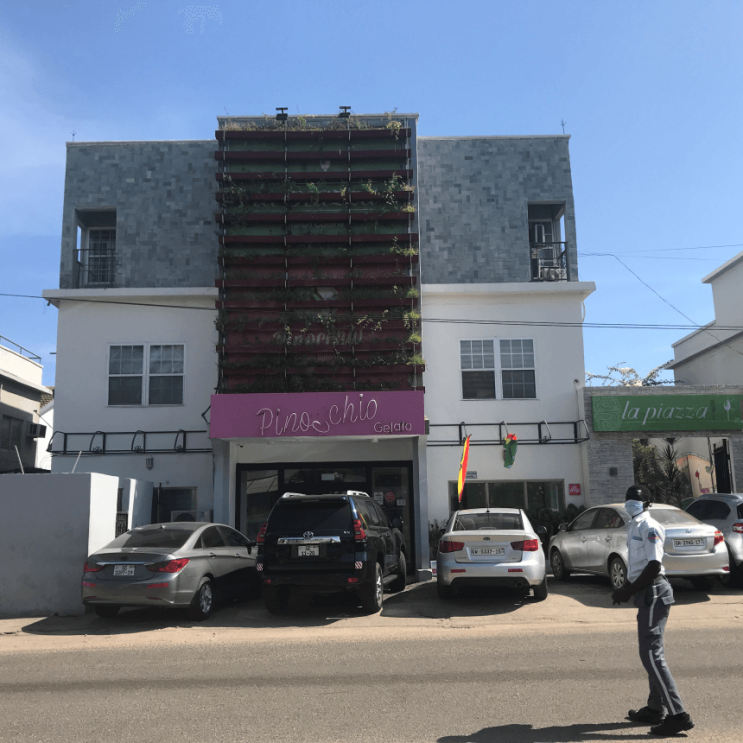 아프리카 가나, 맛있는 피자집 소개_ Pinocchio & La Piazza Restaurants (OSU)