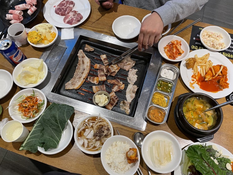 [명일동 맛집 육대쌈 암사점]쌈밥과 고기뷔페 진짜 갓성비