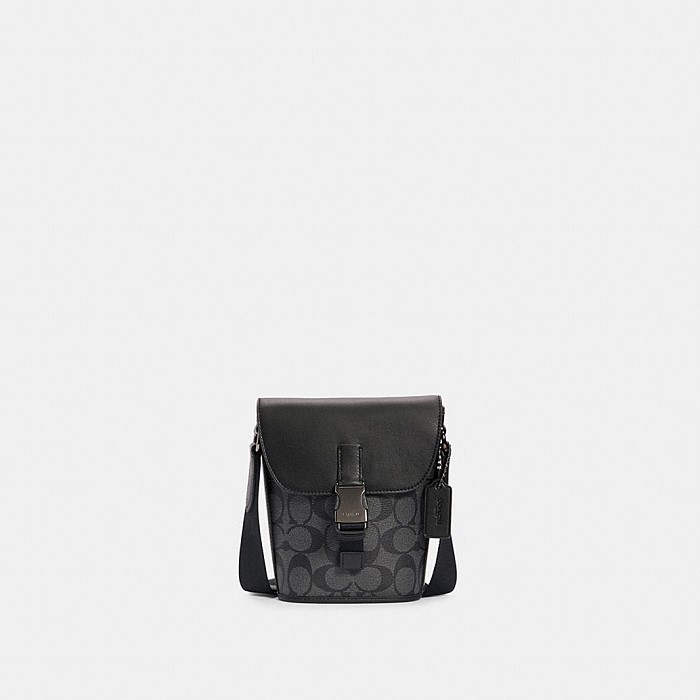 핵가성비 좋은 [코치가방]남성가방/메신저백/서류가방Track Small Flap Crossbody in Signature Canvas 추천합니다