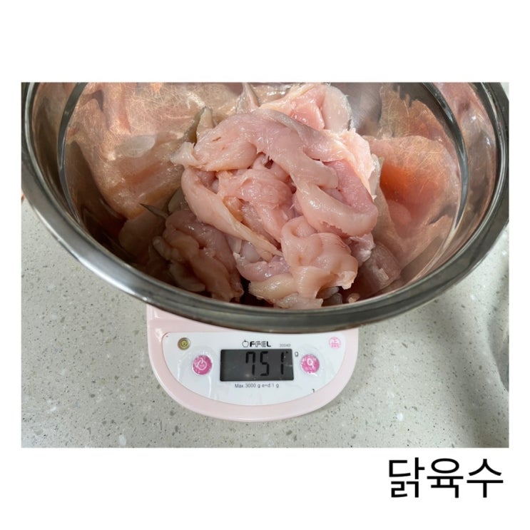  이유식부터 유아식까지 활용도 높은 엄마표 만능 닭육수