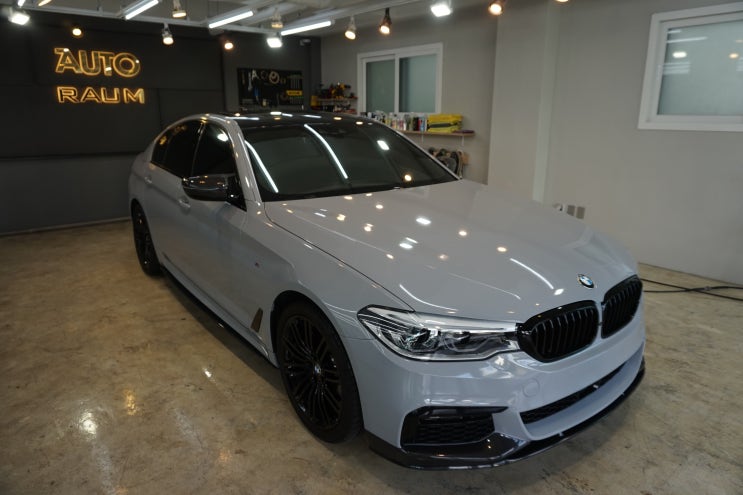  BMW 5시리즈 전체 랩핑 - 에이버리 락그레이