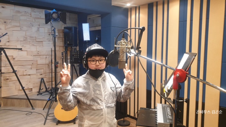  찬이 교가녹음하러 갔어요