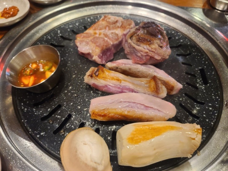  울산 맛집 삼산동 고기집/삼산 핫플! 줄서서먹는 고기집~~ 고반식당 삼산점 방문!
