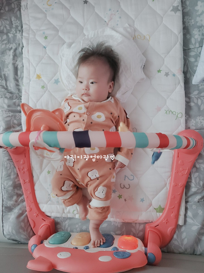 105일차-촉감놀이, 청각놀이, 아기성향, 아이성향, 백일선물 105일차-촉감놀이, 청각놀이, 아기성향, 아이성향, 백일선물