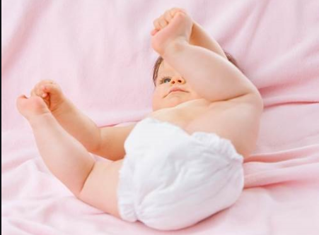  뇌성마비/정상발달 설명해주는 남자 - 바로 누운 자세(supine)에서의 발달