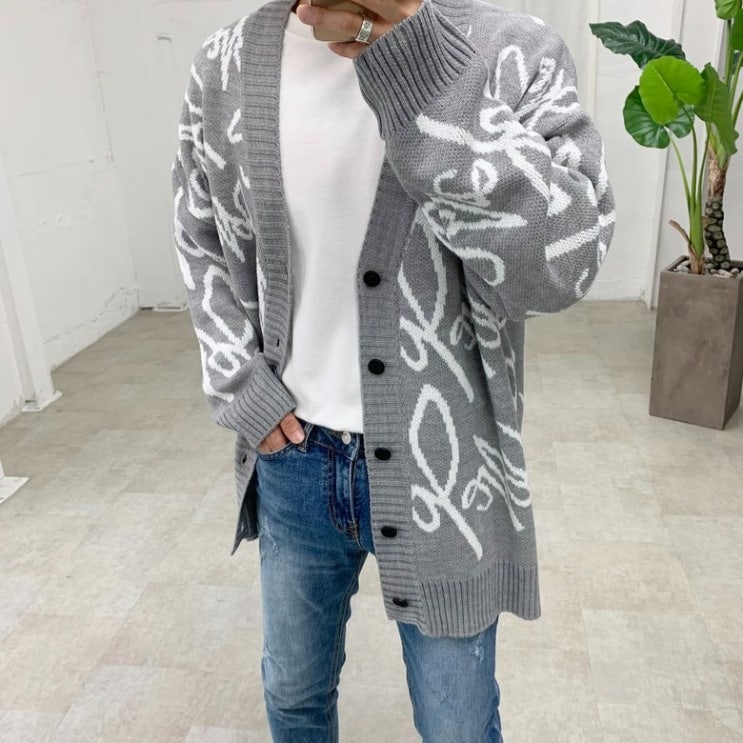 인지도 있는 스트릿제이 영문 필기체 가디건 좋아요 인지도 있는 스트릿제이 영문 필기체 가디건 좋아요