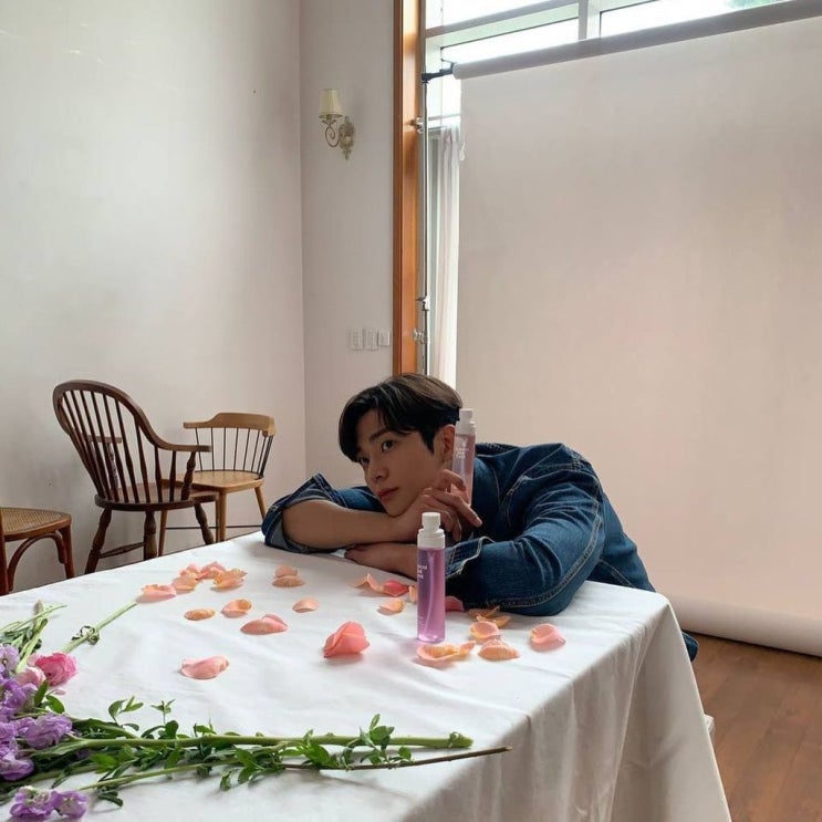  떡밥일기; 커피차 인증 / 인스타그램 / 택배와 택배