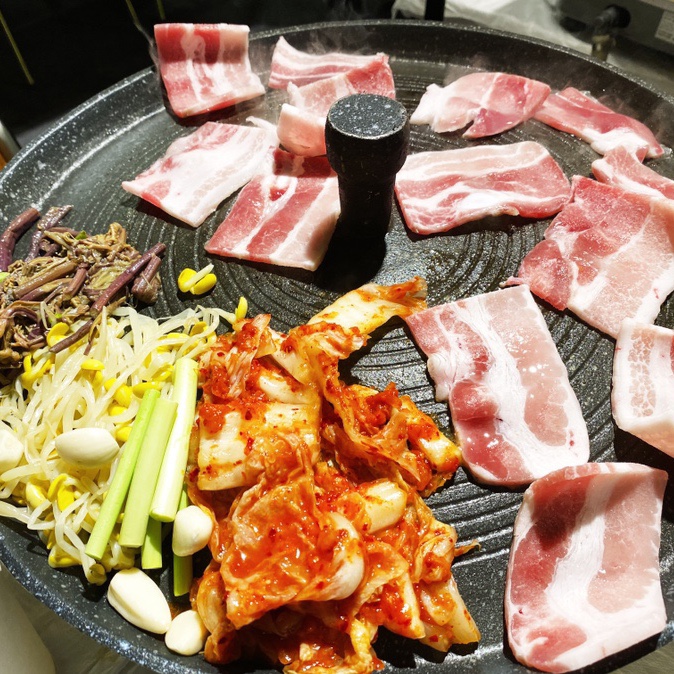  [화곡동 맛집] 레트로 갬성 뿜뿜 냉동삼겹살 냉삼 맛집 강서구 <냅다 청양집 강서구청점> 내돈내산 후기