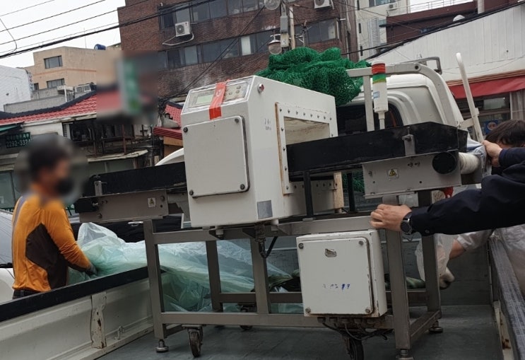  식품 금속검출기 전문 업체 나우시스템즈!                  납품 및 시운전!!
