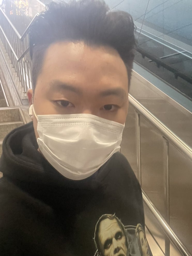  올 여름패션은 스트릿 패션이 유행합니다.