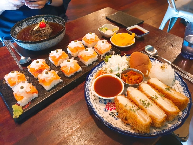  [전북대맛집] The담다 흑돼지리얼치즈돈까스, 생연어초밥, 얼음소바 추천!