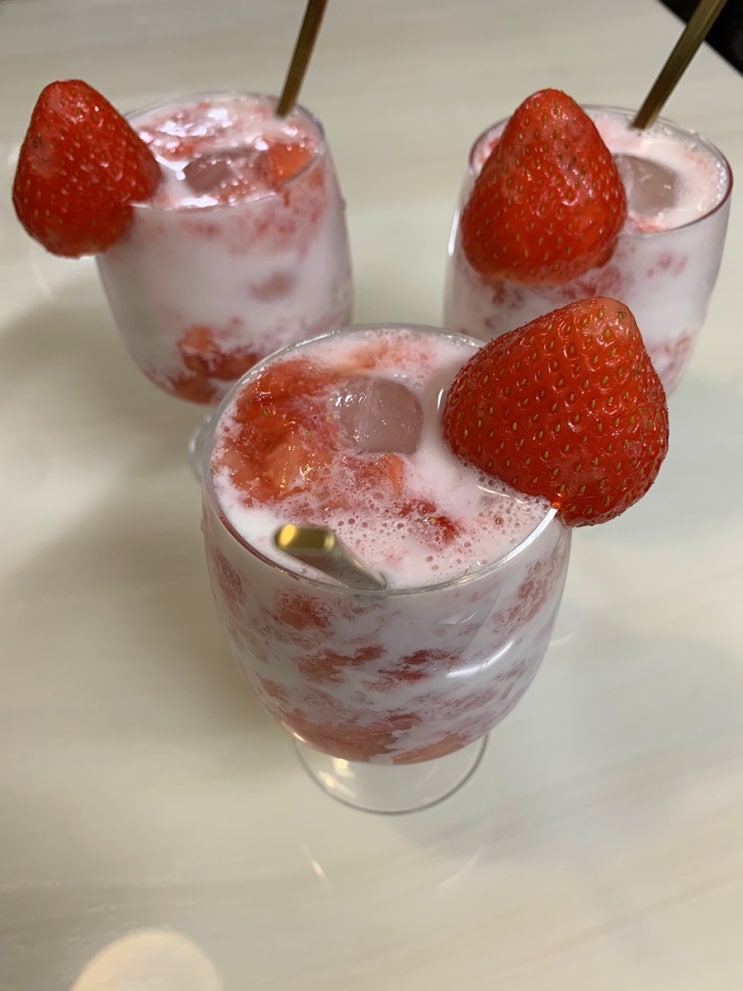 맛있는 딸기쥬스 레시피  집에서 딸기쥬스 만들어봐요 :: 홈카페 음료 만들기