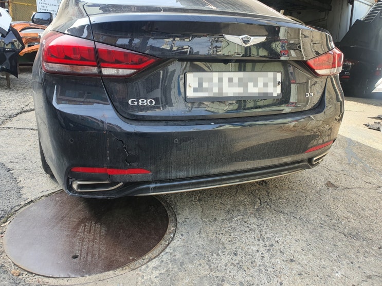  g80중고범퍼 후 도색후 반사경 함께 교환 완료