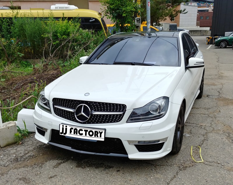 김포 양촌읍 / 사고수리 및 C63 AMG 바디킷 튜닝 / 벤츠 W204 C클래스 아방가르드