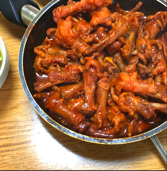  주말엔 참신한 국물닭발로 포차부럽지 않아요!