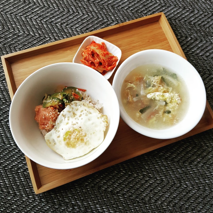  혼밥 혼밥러 쮸잉의 한끼 2 [ 계란볶음밥, 김치볶음밥, 한촌설렁탕, 치킨커리, 아보카도명란비빔밥, 다이어트식, 광어살스테이크]